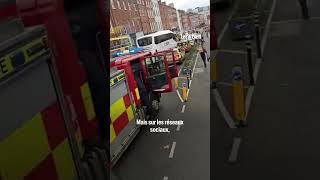 Eruption de violence à Dublin après quun homme à poignardé cinq personnes dont des enfants [upl. by Gustav202]