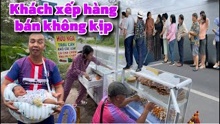 Ngày đầu Hữu Nga khai trương quán khách đến xếp hàng nườm nượp [upl. by Evangelia]