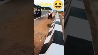 Per Thok di saale ne 😆 Accident motovlog viralvideo viralshorts trendingshorts girlreactions [upl. by Hodgkinson915]