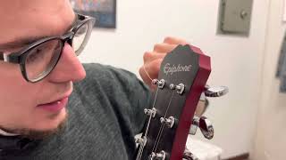 TUTORIAL Come cambiare le corde sulla chitarra elettrica [upl. by Neirrad312]