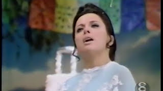 MARIA DE LOURDES CANTA quotQUE BONITO AMORquot CON EL MARIACHI VARGAS DE TECALITLÁN [upl. by Feil]