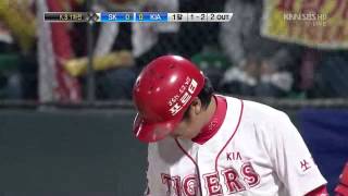 2009한국시리즈 1차전 장성호의 첫 타석 [upl. by Arykahs]