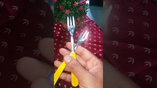 बच्चों के लिए fork🍴 कैसे रखें कि गंदा भी न हो और निकालने में उनको चोट भी न आए  tipsandhacks hack [upl. by Fedirko992]