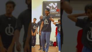 ඇස් පොඩි කොල්ලව මතකද 😍 DC By Oshan Liyanage 🤍 oshanliyanagedance dance [upl. by Reisch]