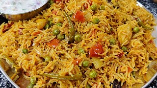 Masaledar Pulao Aise Banae Khane Wale Hath Na Rok Pae  Masala Pulao  Aloo Matar Pulao  Veg Pulao [upl. by Castora655]