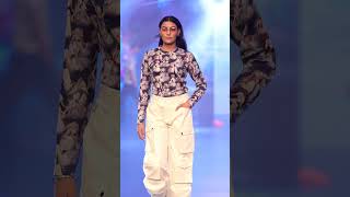 Delhi times Fashion week🤗 catwalk tips for female models ✨️shorts rampmodel catwalkshow [upl. by Blakely604]