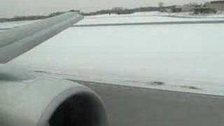 Airplane Landing at Minneapolis MSP Airport [upl. by Tserrof]