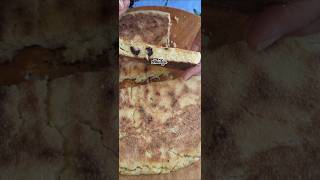 Harcha ou galette semoule aux olives noires فطيرة الحرشا أو السميد semolina pancake [upl. by Ailadgim]