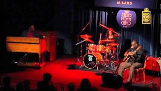 Ronny Jordan Live  Blue Note Milano 25022011 [upl. by Irap]