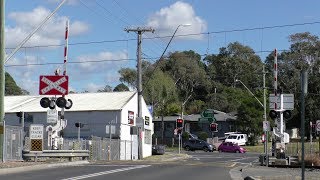 Level Crossing Unanderra Nolan St NSW Australia [upl. by Sinne]