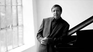 Mozart  Piano Concerto No 23 in A major K 488 Murray Perahia [upl. by Jori]