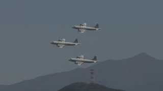 P3C機動飛行・鹿屋航空基地開隊記念行事20130427 [upl. by Oicelem]