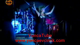 Yonca Evcimik  Cesaretim Yok CANLI KONSER PERFORMANSI 1991 [upl. by Andrey]