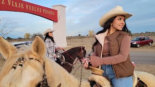 MUCHACHAS EN CABALLOS EN LA CABALGATA DE RIO FRIO ZACATECAS [upl. by Kip470]