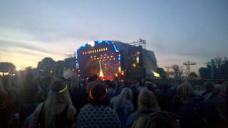 Coldplay live 2016 The scientist  Powderham Castle Big Weekend [upl. by Ylsel]