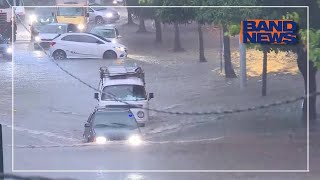 Chuvas alagam ruas e causam estragos no Rio de Janeiro [upl. by Rehctaht123]