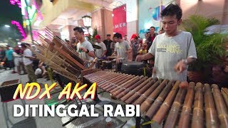 DITINGGAL RABI  Calung Funk Angklung Malioboro Nonton Angklung Pakai Kamera Profesional [upl. by Atolrac]