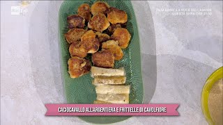 Caciocavallo allargentiera e frittelle di cavolfiore  È sempre mezzogiorno  20022024 [upl. by Lydnek]