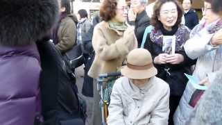 東京都知事選20140129菅伸子と菅直人の母 [upl. by Hospers]