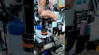 Fox X2 Shocks Testing by Hand Fox fork and shocks service station India ridefox shorts shortvideo [upl. by Licastro]