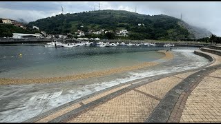 El puerto de Zierbena recupera su playa urbana [upl. by Nnaear]