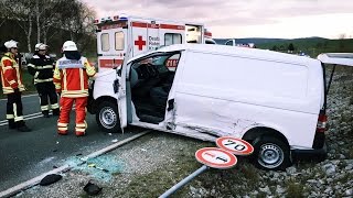 Unfall zwischen Kalefeld und Bad Gandersheim  Zwei Verletzte [upl. by Kallman838]