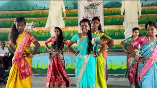 Laire lallaire valapu lolukuthunave vayyaralu dancefolksongdance performance [upl. by Yrrok519]