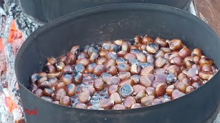 Caldarroste in grandi padelle per castagne al fuoco [upl. by Golda]