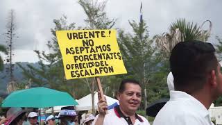 MÉDICOS MARCHAN EN CONTRA DEL GOBIERNO ANTE LA REDUCCIÓN DEL ESCALAFÓN [upl. by Ossie774]