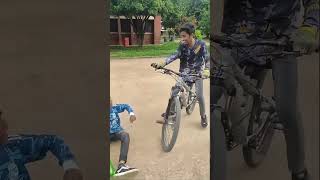 পায়ের উপর দিয়ে সাইকেল নিয়ে গেল 😱 sorts stunt mtbfreestyle skating sorts viralvideo cycle [upl. by Terrijo]