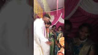 Pelli koduku rocks pelli kuthuru shock 😲😲funny shocking wedding love pellikoduku viralshort [upl. by Bogosian]