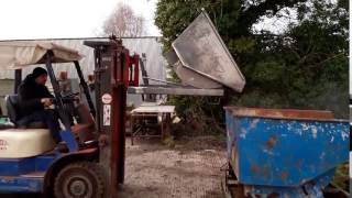 FW Supplies automatic tipping skip [upl. by Berk256]