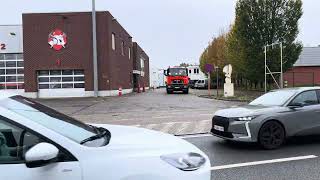 Uitruk brandweer post Putte voor reinigen wegdek in Beerzel Putte [upl. by Grefe]