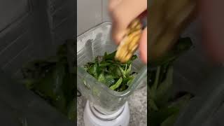 Receta fácil de salsa pesto [upl. by Asylla]