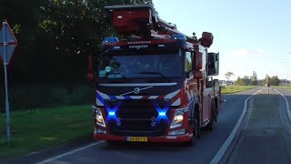 Hoogwerker Brandweer Zierikzee met spoed naar een gebouwbrand in OudeTonge [upl. by Adelbert819]