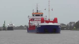 General cargo ship EEMS DELF 89 x 13m on the river BoyneDrogheda Tue 2 Jan 2024 [upl. by Myrtice685]