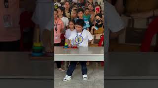 Niño en competencia escolar  Child in school competition worldguinessrecord guinnessworldrecords [upl. by Yablon]