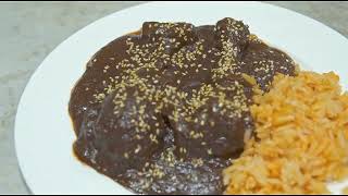 Mole poblano Descubre la receta original [upl. by Dorise]