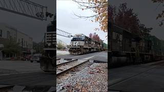 Fantastic Speedster quotRollin out of townquot Norfolk Southern 1809 27a rider22 [upl. by Liban991]