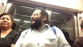 DEP PabloLopez JahvelJohnson cantante en el metro 80s fantastic singer 80´s in the subway [upl. by Buyse]