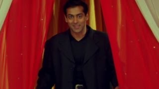 Salmans unique style of greeting  Hum Dil De Chuke Sanam [upl. by Annaik]