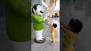 Statue को Uncle समझके खिलाया Pizza 🍕🙏 pizza comedyshorts trendingshorts [upl. by Sup]