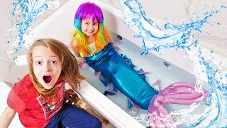 La bambina Selina diventa una sirena Video per bambini con le bambole sirene Vlog in italiano [upl. by Gawlas423]