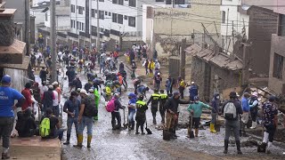 Cientos de personas se trasladaron hasta los barrios La Gasca y La Comuna para la ‘Megaminga’ [upl. by Toney]