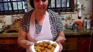 Bolinho de bacalhau  Receita Portuguesa Tradicional [upl. by Yelnahs113]