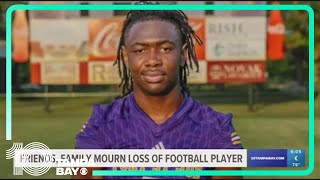 Florida high school football player dies after collapsing during game [upl. by Joaquin226]