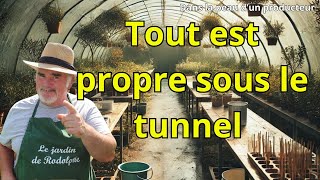 Entretien hebdomadaire du tunnel des aromatiques  pas dinsectes pas de maladies [upl. by Essilem]