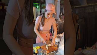 Prettiest Roti Lady In Bangkok Puy Roti Lady streetfood [upl. by Gilberte]