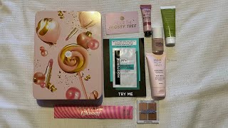 Glossybox December Beauty Box Under The Glossy Tree Unboxing [upl. by Edva164]