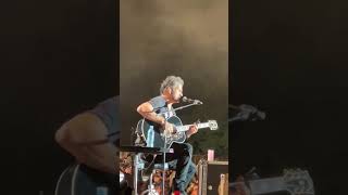 Ricardo Arjona  Mi novia se me está poniendo vieja en vivo Guatemala [upl. by Zeeba84]